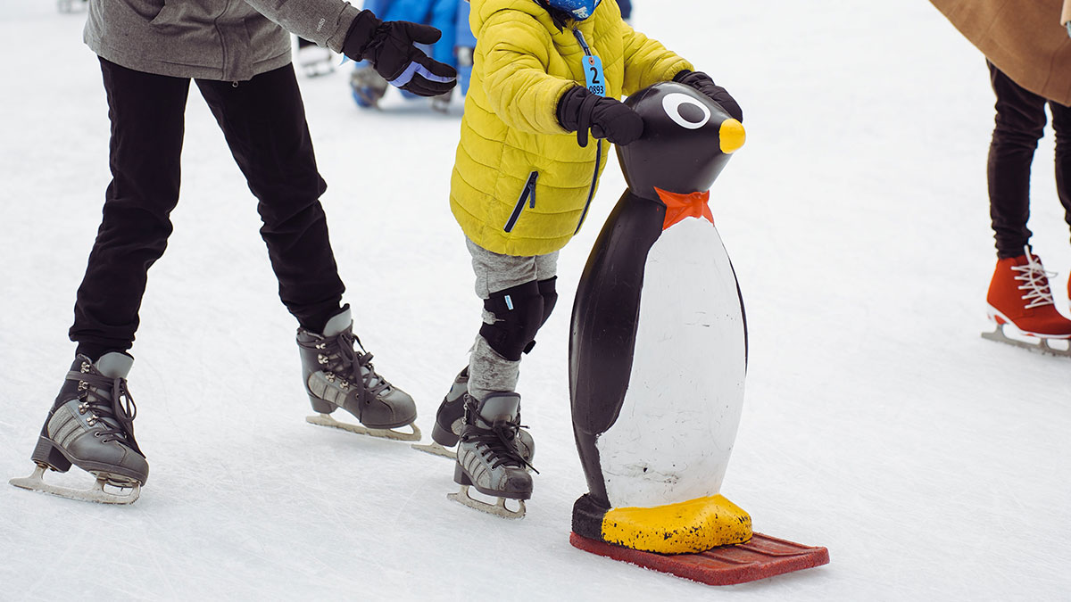 jak naučit děti bruslit na ledě